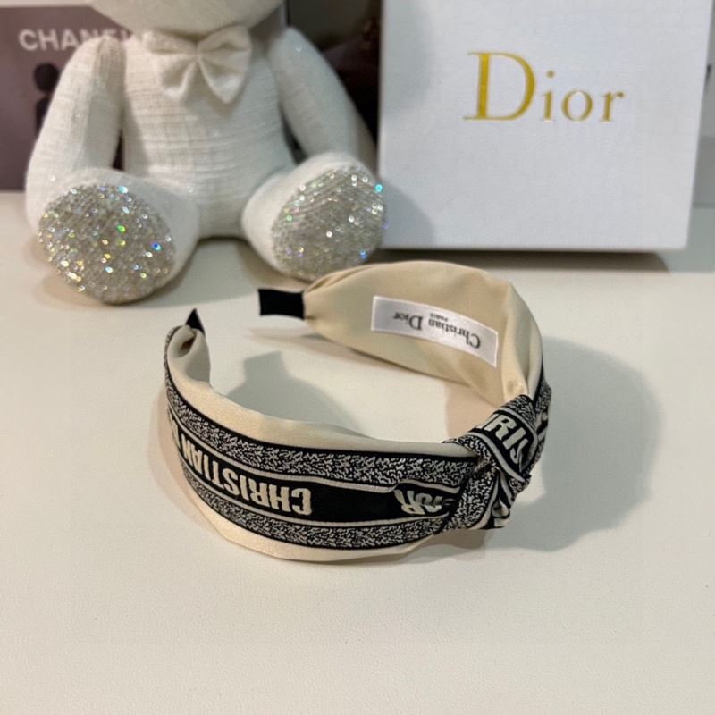 CHRISTIAN DIOR